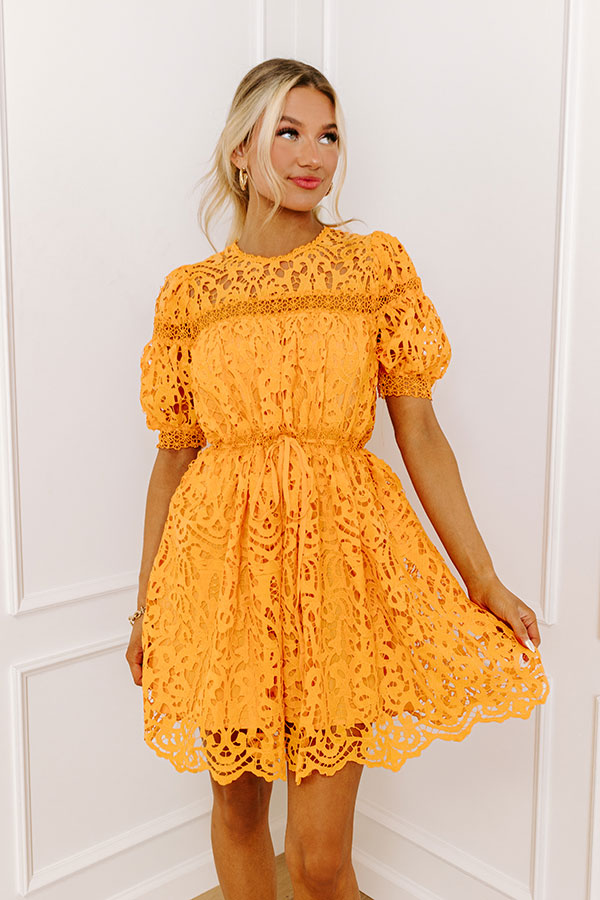 Forever Chic Hæklet Mini Kjole