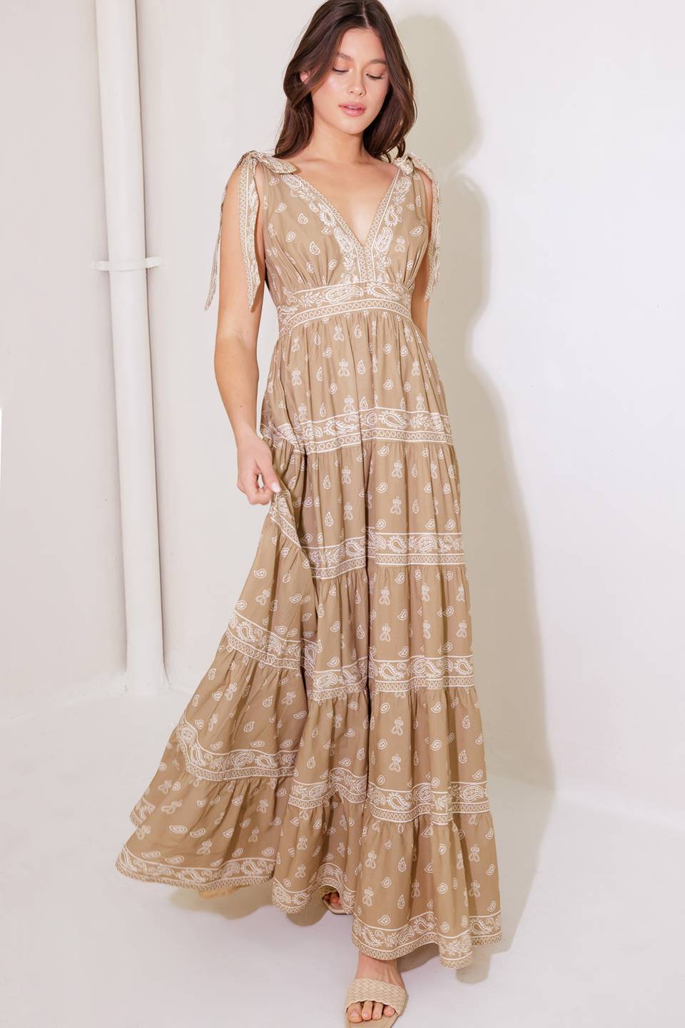 Robe longue taupe tissée Attitude câline