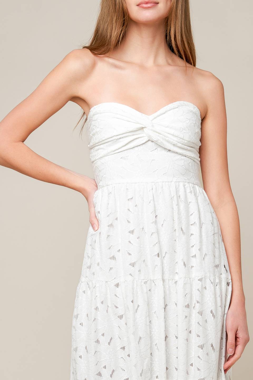 Robe Maxi Dentelle Blanche Puits À Souhaits
